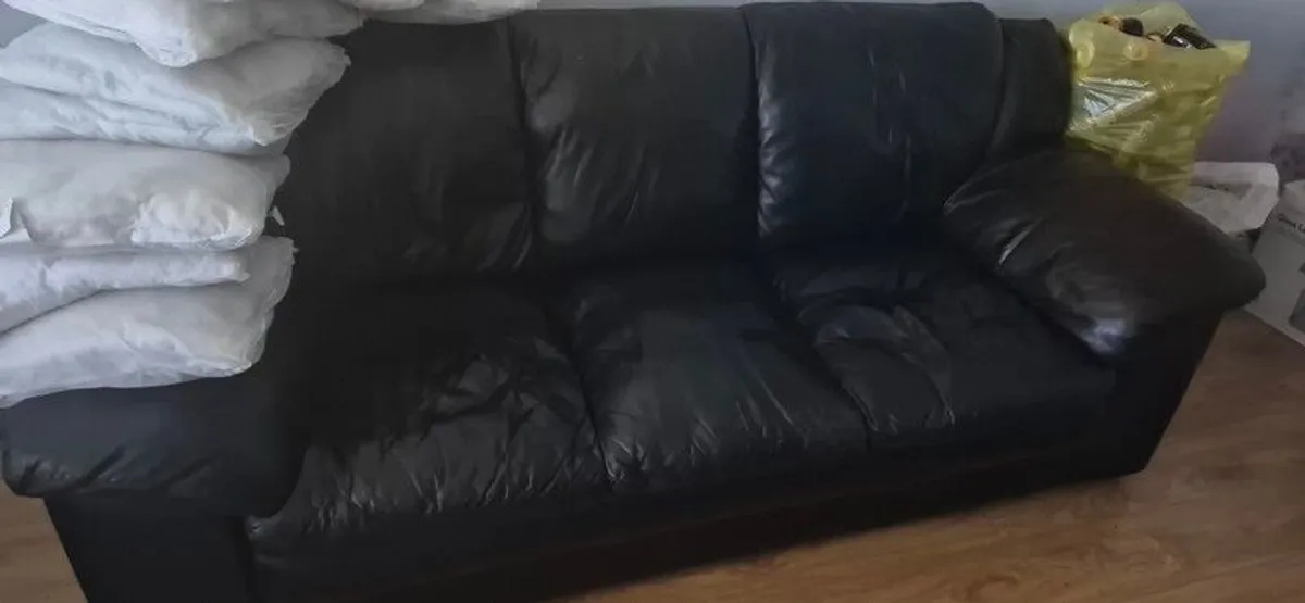 sofa - Image 3