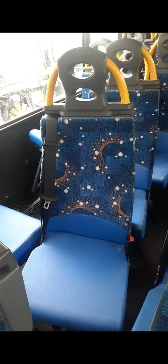 40 x Quick Release Seats For Sale - Image 1