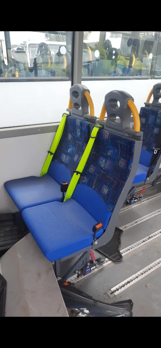 40 x Quick Release Seats For Sale - Image 2