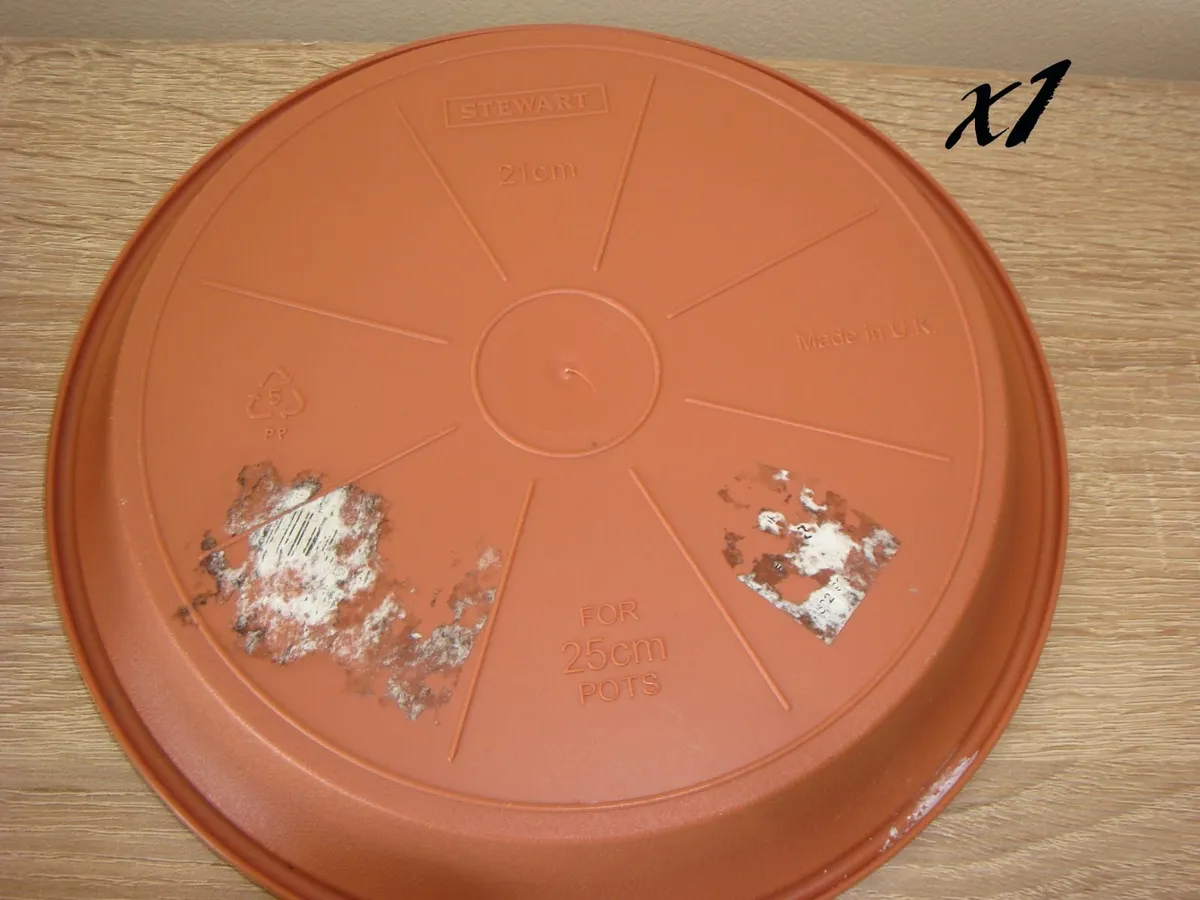 Bundle of flower pot saucers and more - Image 4