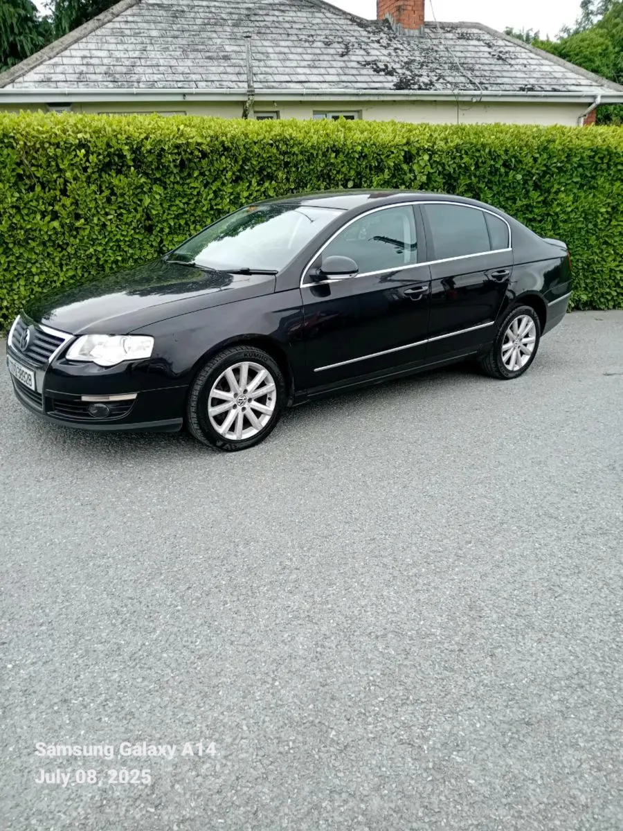 VOLKSWAGEN PASSAT..LOW MILEAGE..FULL HISTORY - Image 2