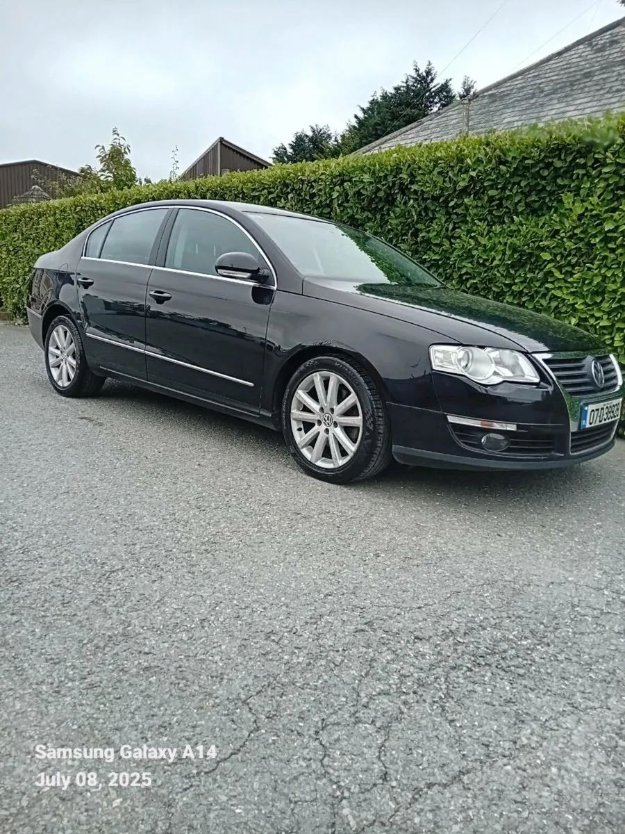 VOLKSWAGEN PASSAT..LOW MILEAGE..FULL HISTORY - Image 4