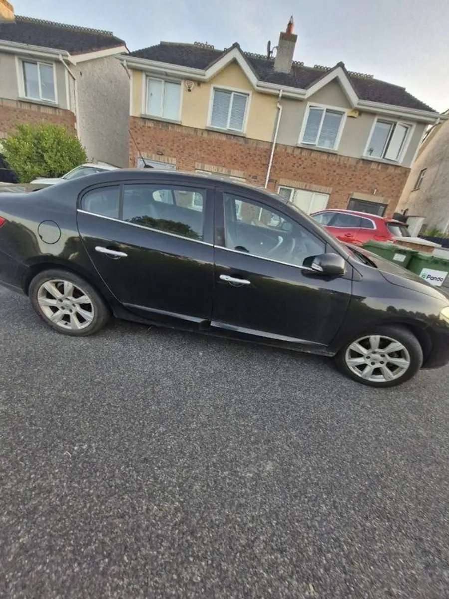 Valid Nct 2010 Renault Fluence Nct 12/25 - Image 3