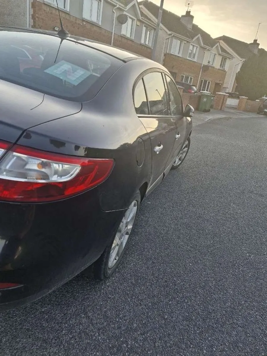 Valid Nct 2010 Renault Fluence Nct 12/25 - Image 4