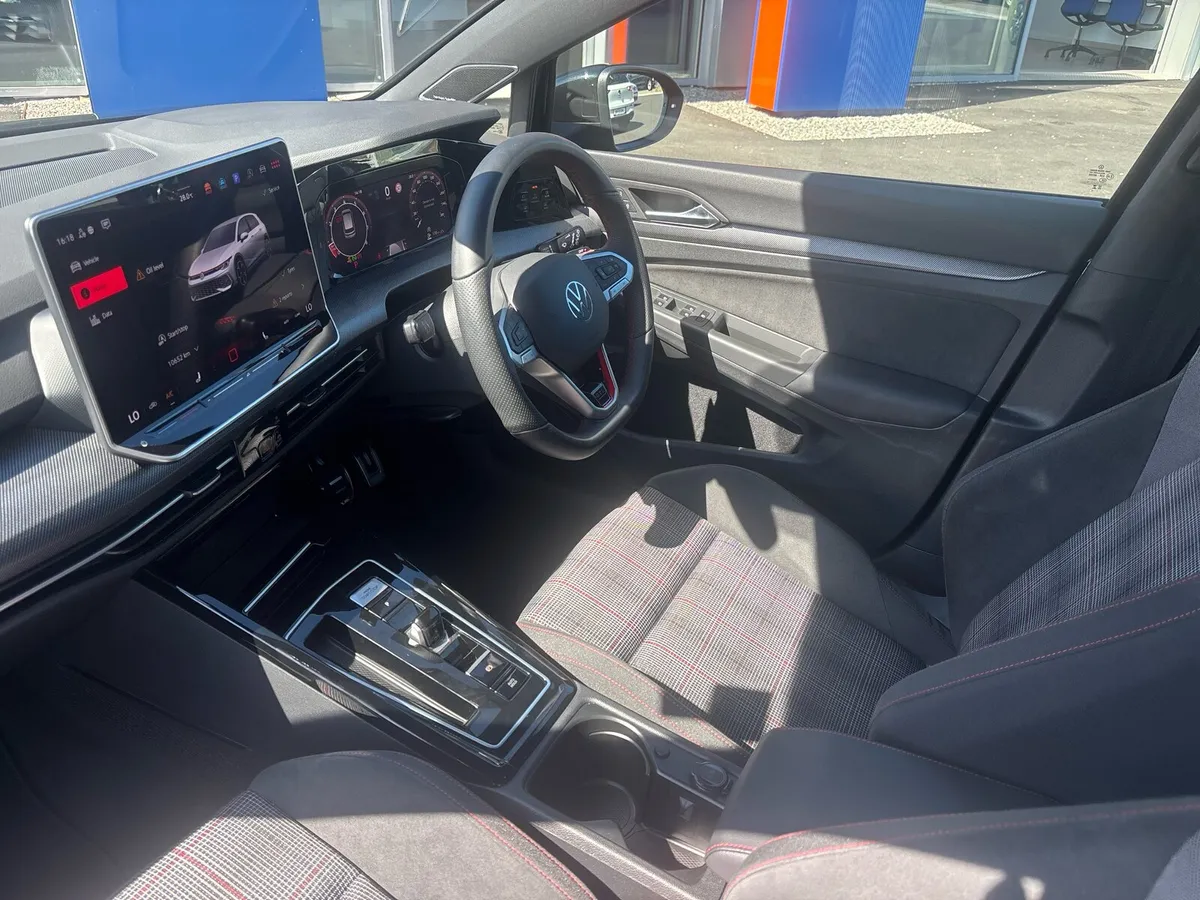 Volkswagen Golf 2.0 TSI 245HP GTI DSG - Image 2