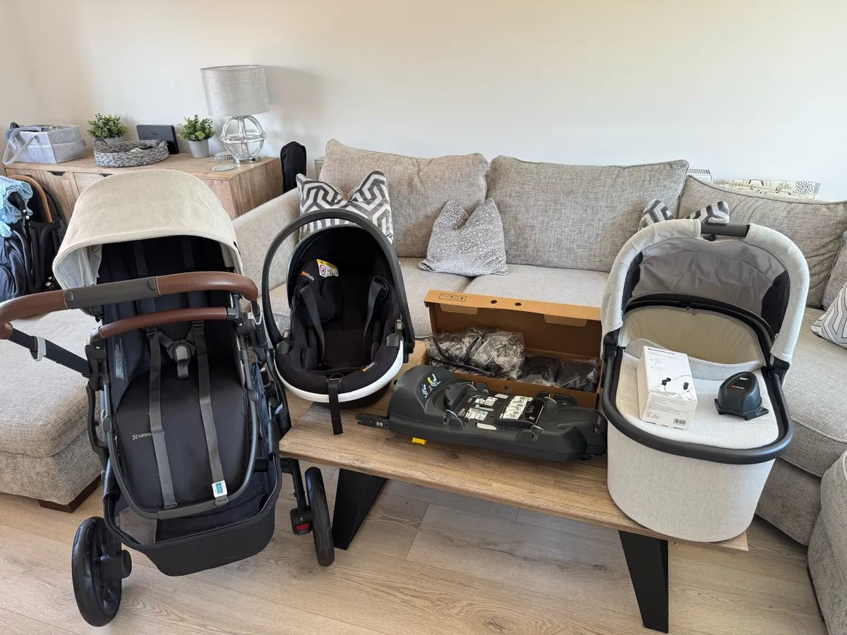 Uppababy Vista Travel System Bundle - Image 1