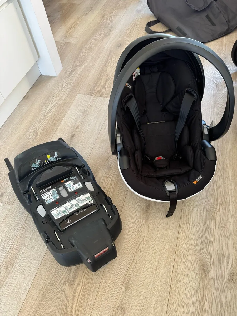Uppababy Vista Travel System Bundle - Image 3