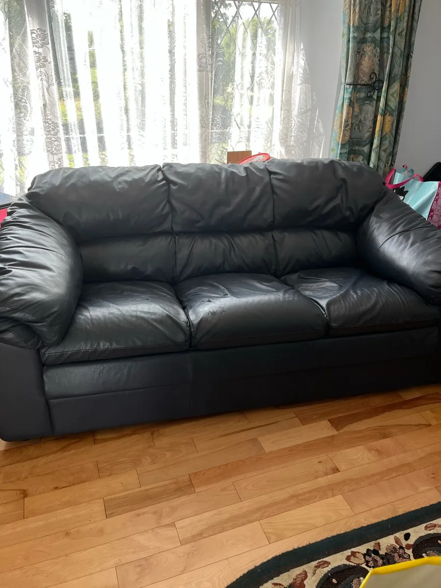 Couch and armchairs - Image 2
