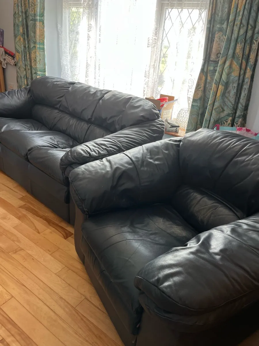 Couch and armchairs - Image 3