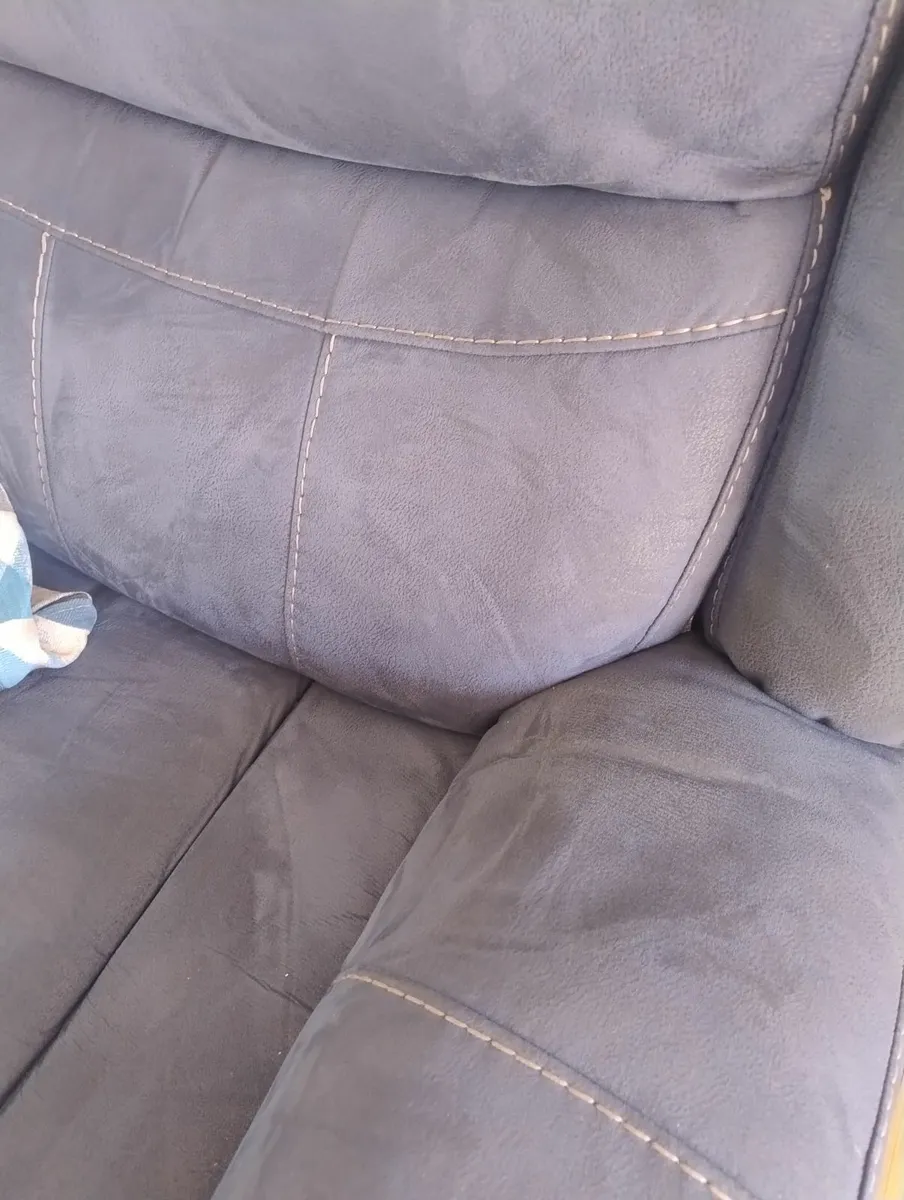 Reclining chair - Image 2