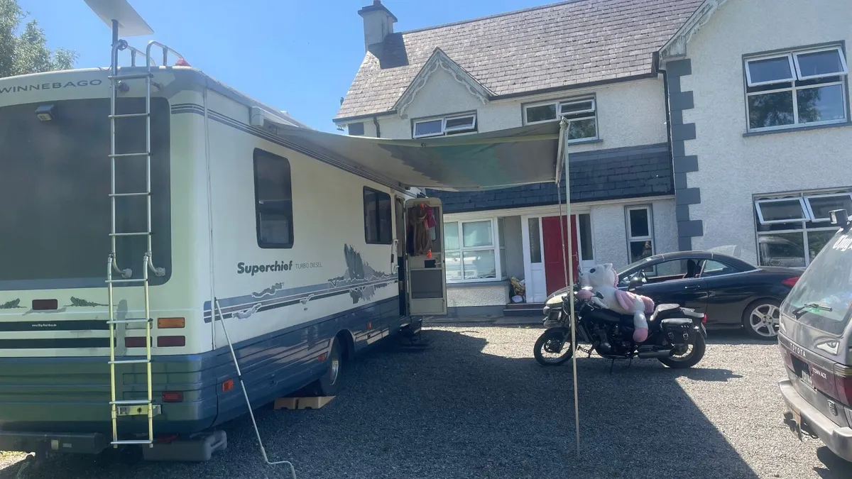 1996 Winnebago Vectra – A class american motorhome - Image 2