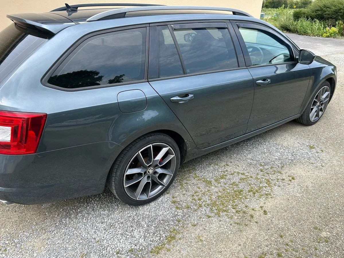 Skoda Octavia VRS Automatic - Image 3