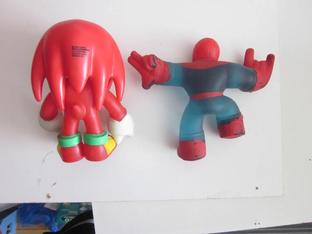 Stretch Heroes Sonic the Hedgehog and Spider-man - Image 2