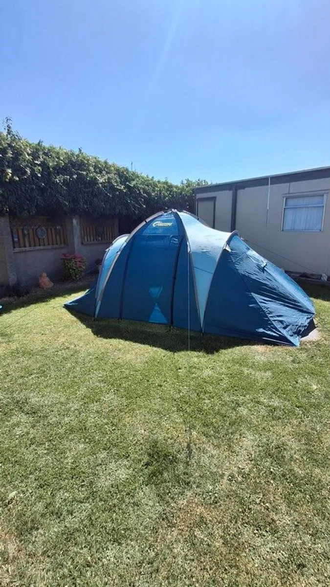 Family camping tent - Image 1
