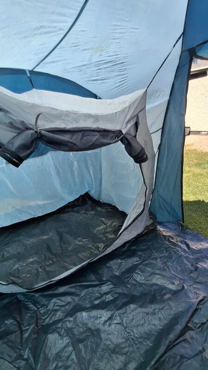 Family camping tent - Image 4