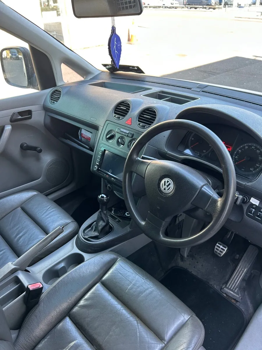 Volkswagen Caddy 2008 - Image 2
