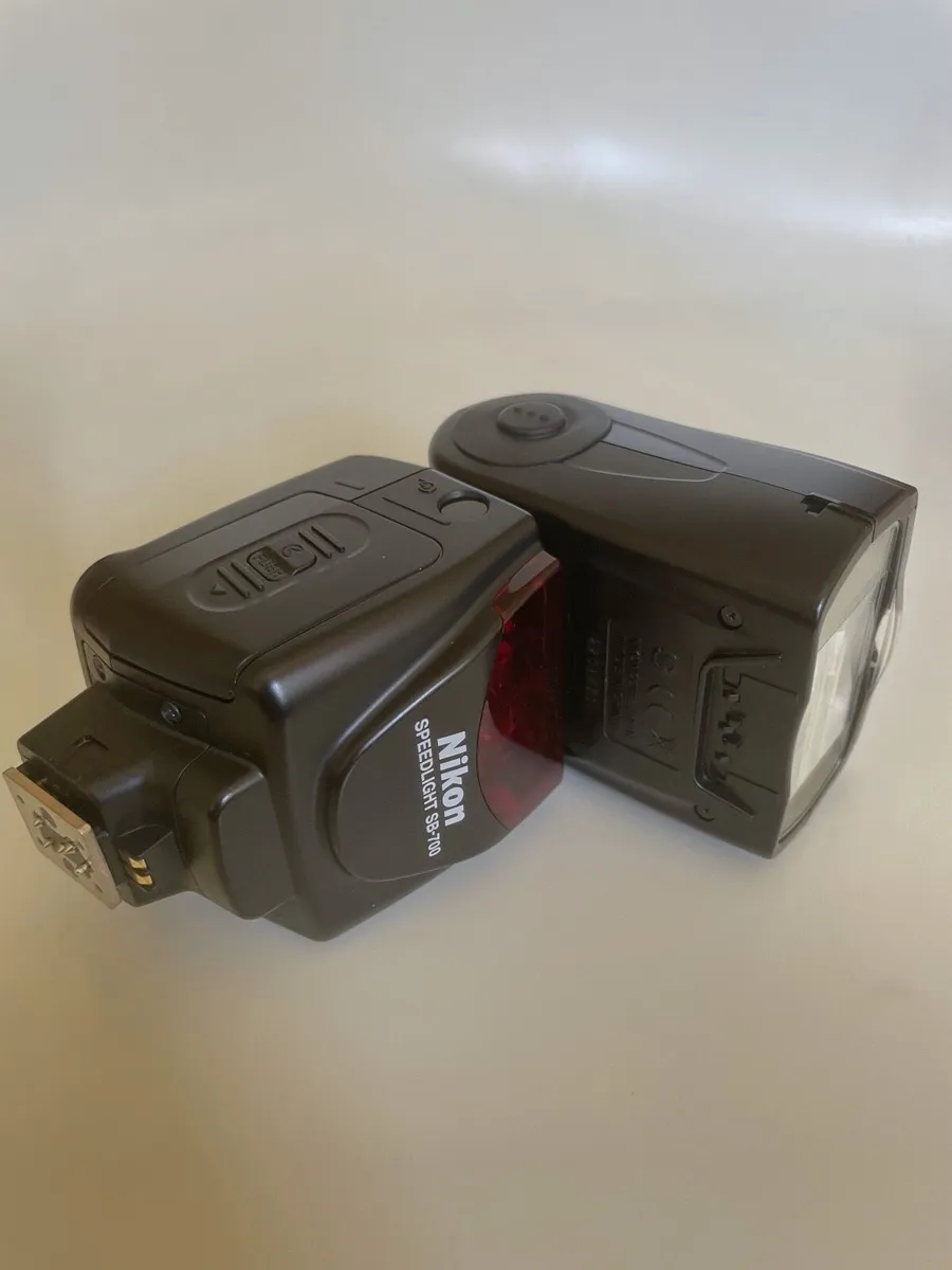 Nikon Speedlight SB-700 - Image 2
