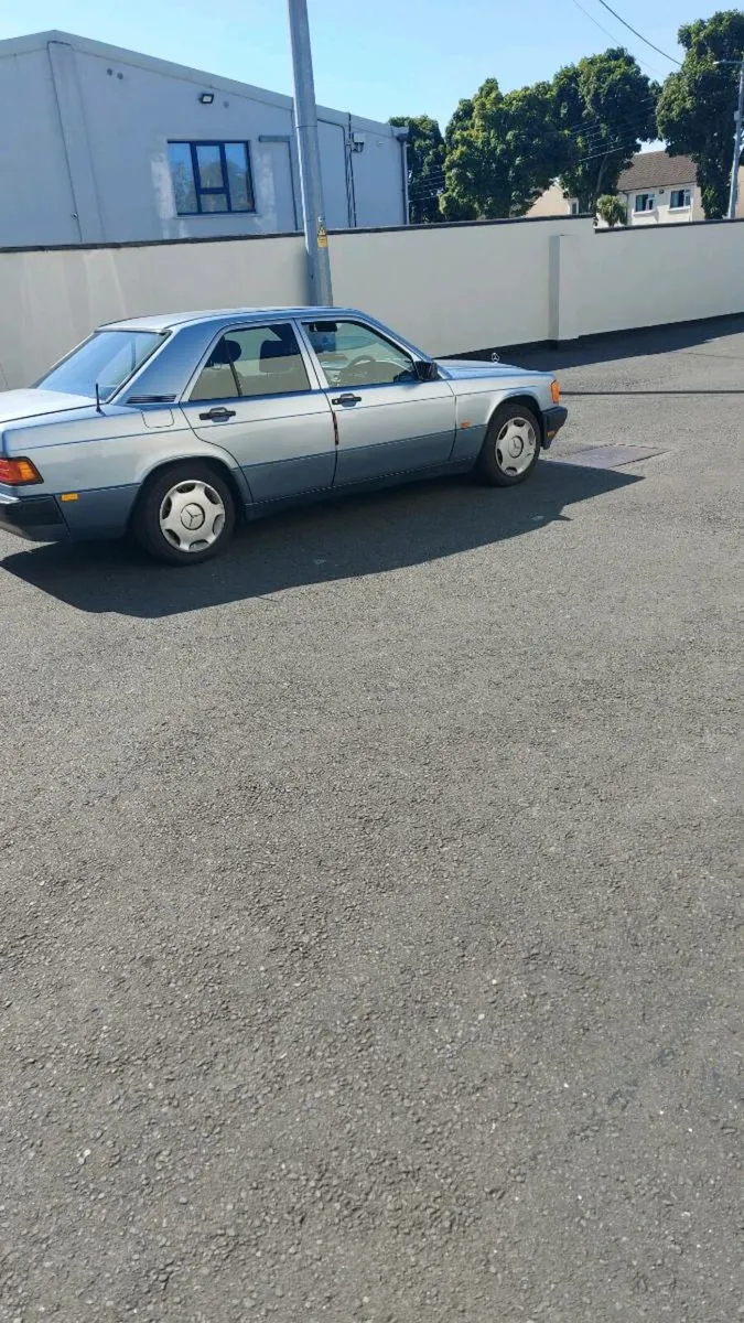 Mercedes 190 E petrol - Image 1