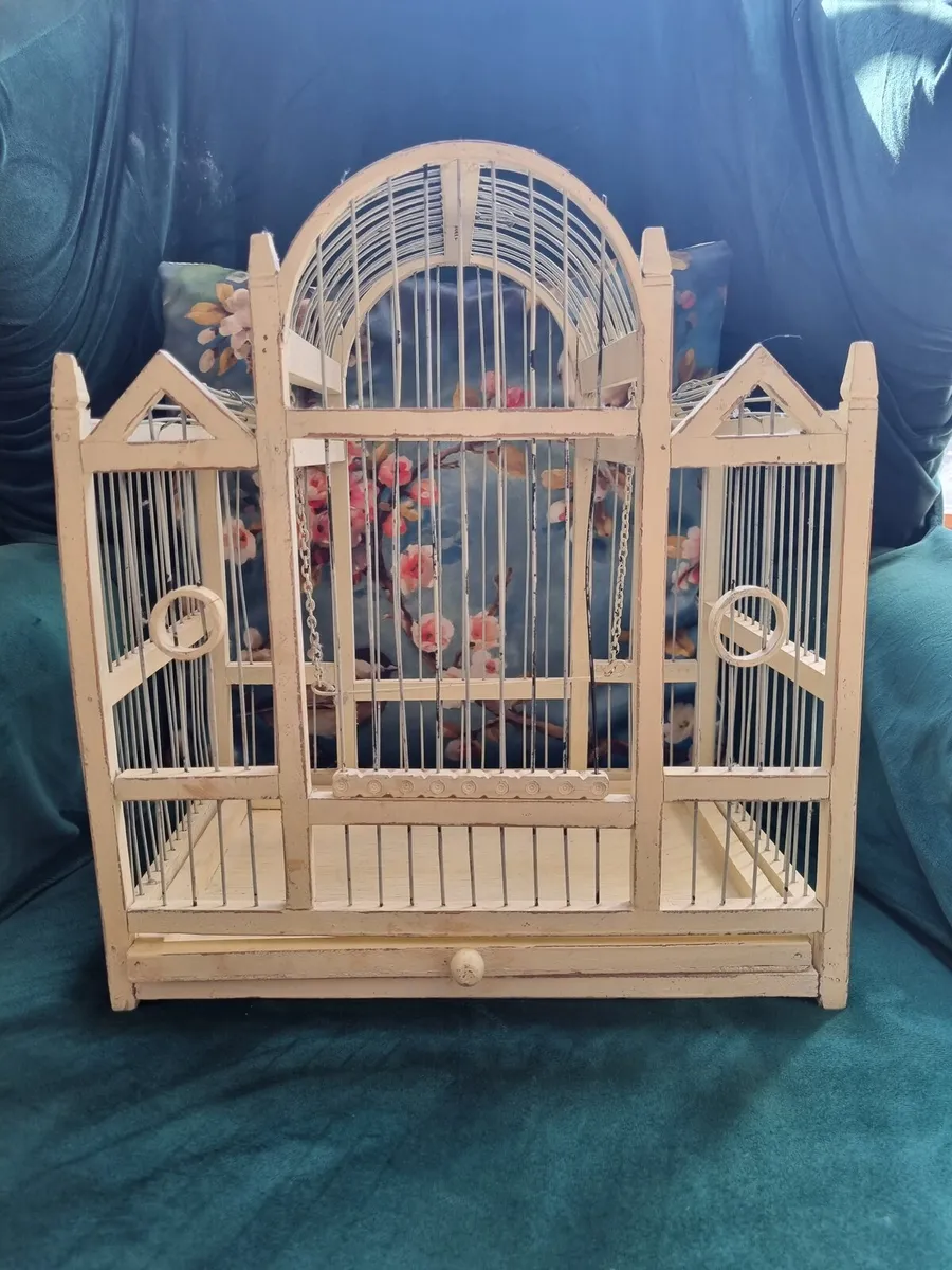 Household Goods - Image 1