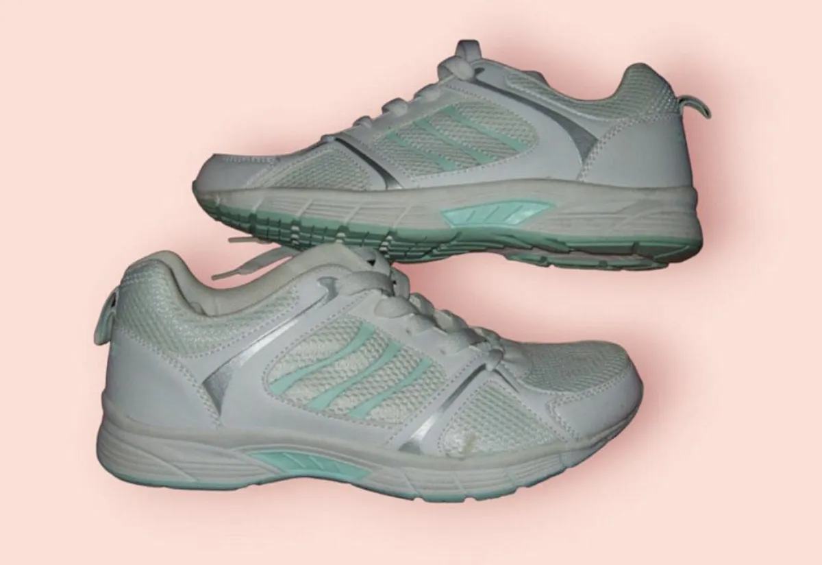 BNWT Donnay Trainers - Image 1