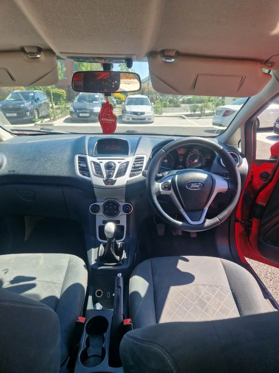 Ford fiesta titanium 1.4tdci - Image 4