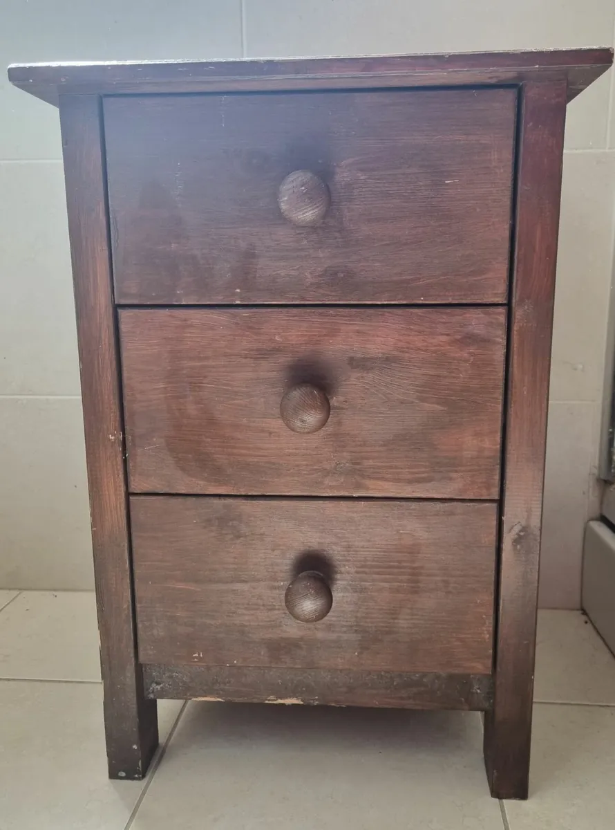 Chest of Drawers