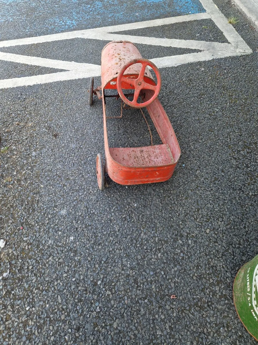 Vintage Triang Childs Pressed Steel Pedal Car - Image 2