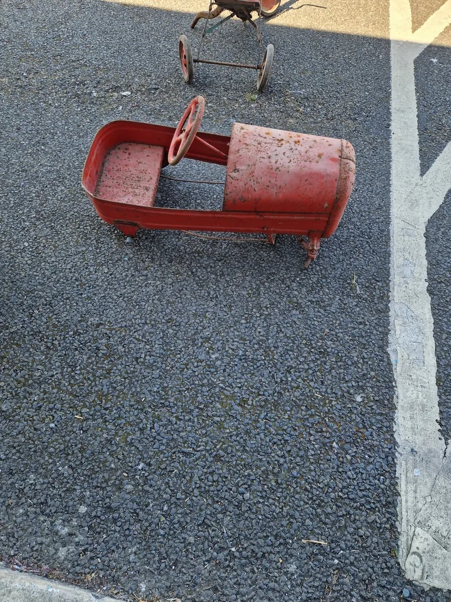 Vintage Triang Childs Pressed Steel Pedal Car - Image 3