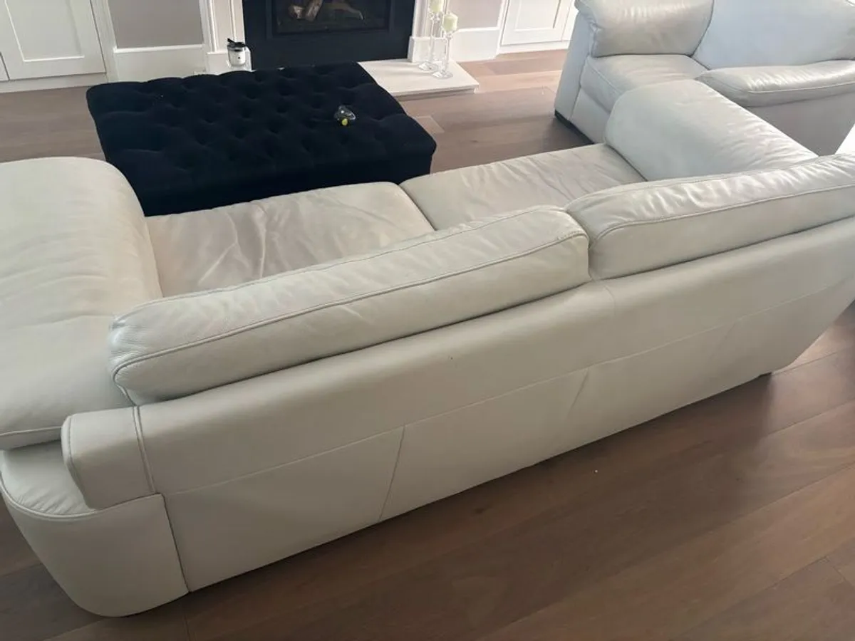 Natuzzi Cream leather sofa, 3x1x1 - Image 1
