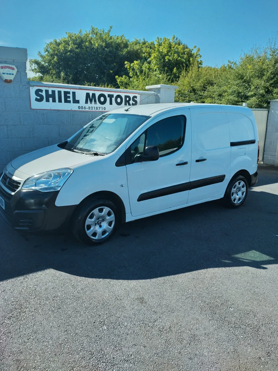 PARTNER 2018 3 SEATER - Image 2