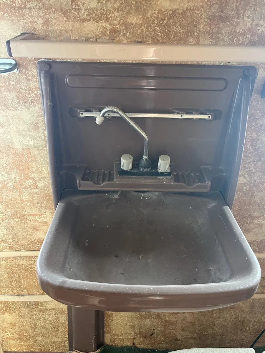 Caravan windows, hobs,sinks,fridge oven - Image 1
