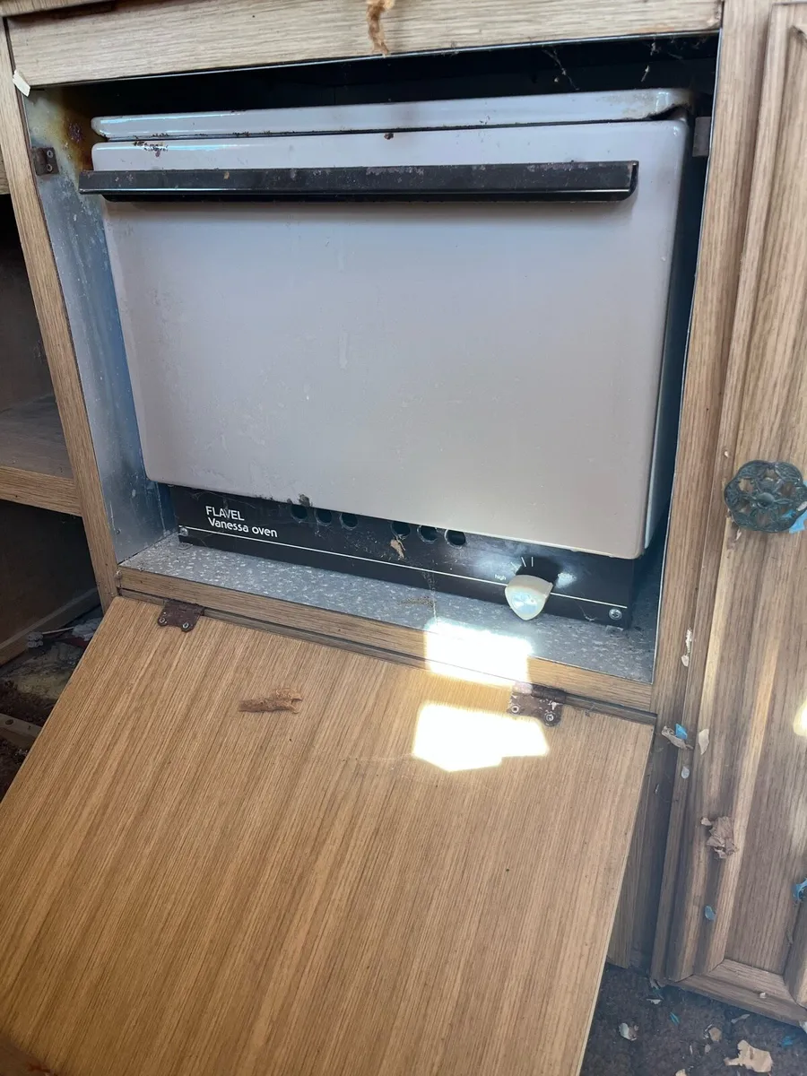 Caravan parts and windows, oven ,fridge - Image 1