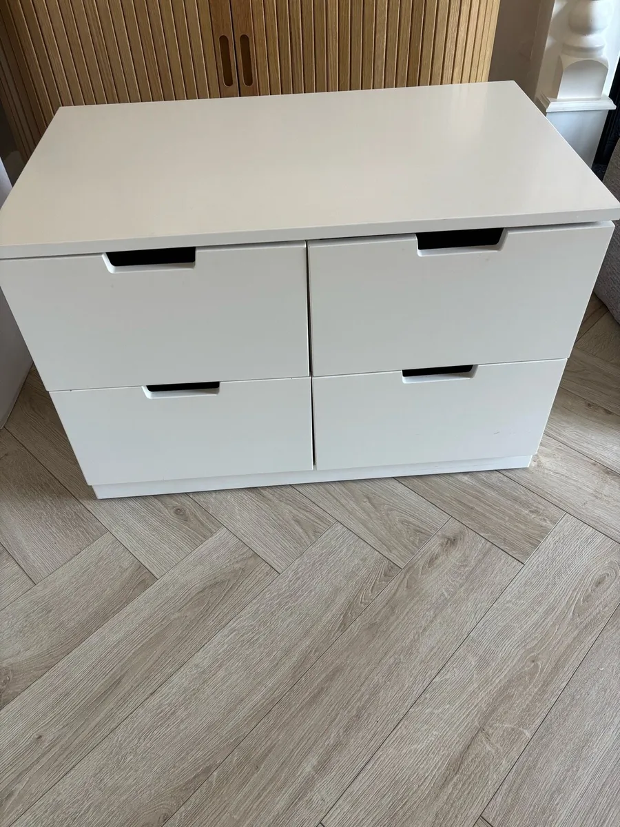 Chest of drawers - Image 1