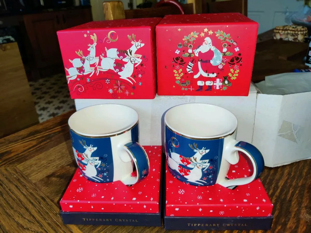 TIPPERARY CRYSTAL SET OF MUGS , In 9CT GOLD ! - Image 1