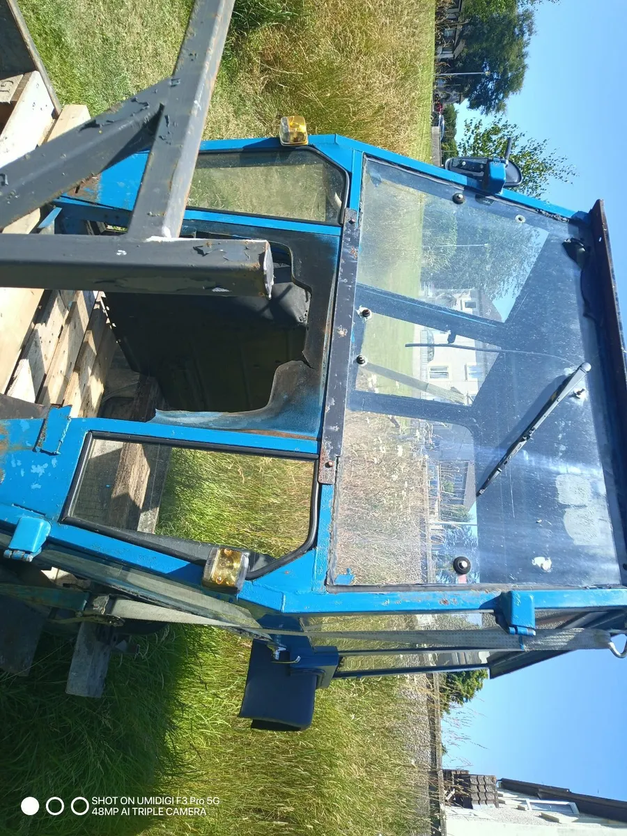 Tractor cab - Image 2