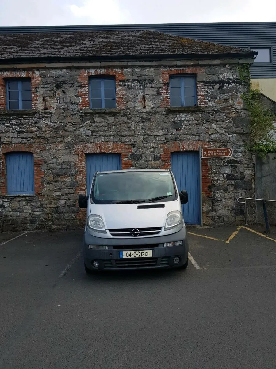 Opel Vivaro Campervan - Image 3