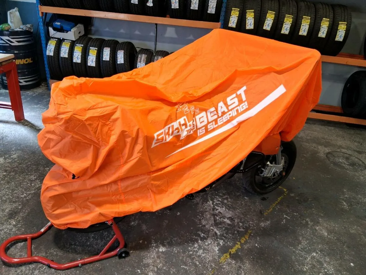 KTM 990 SM LC8 2010 - Image 1