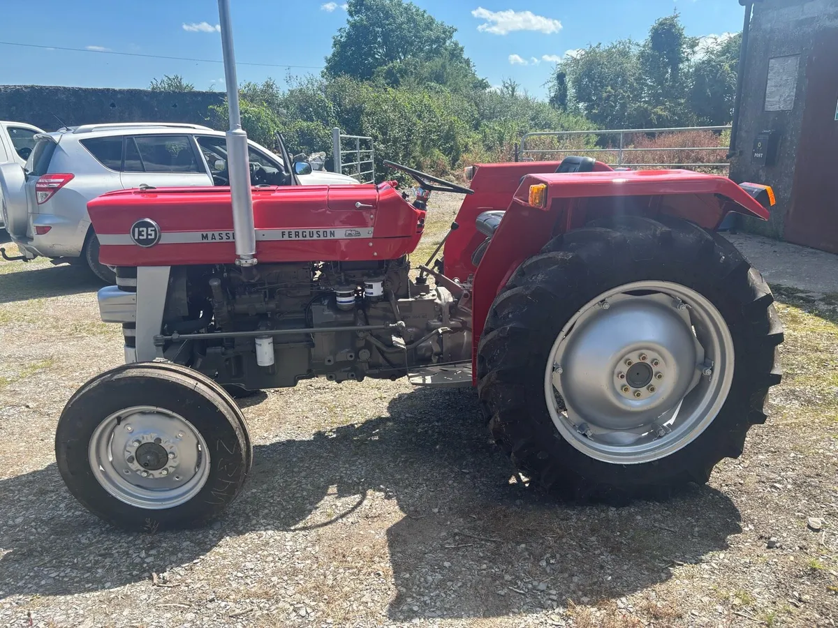 Massey 135 - Image 3