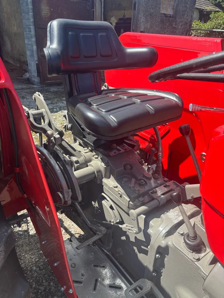 Massey 135 - Image 4