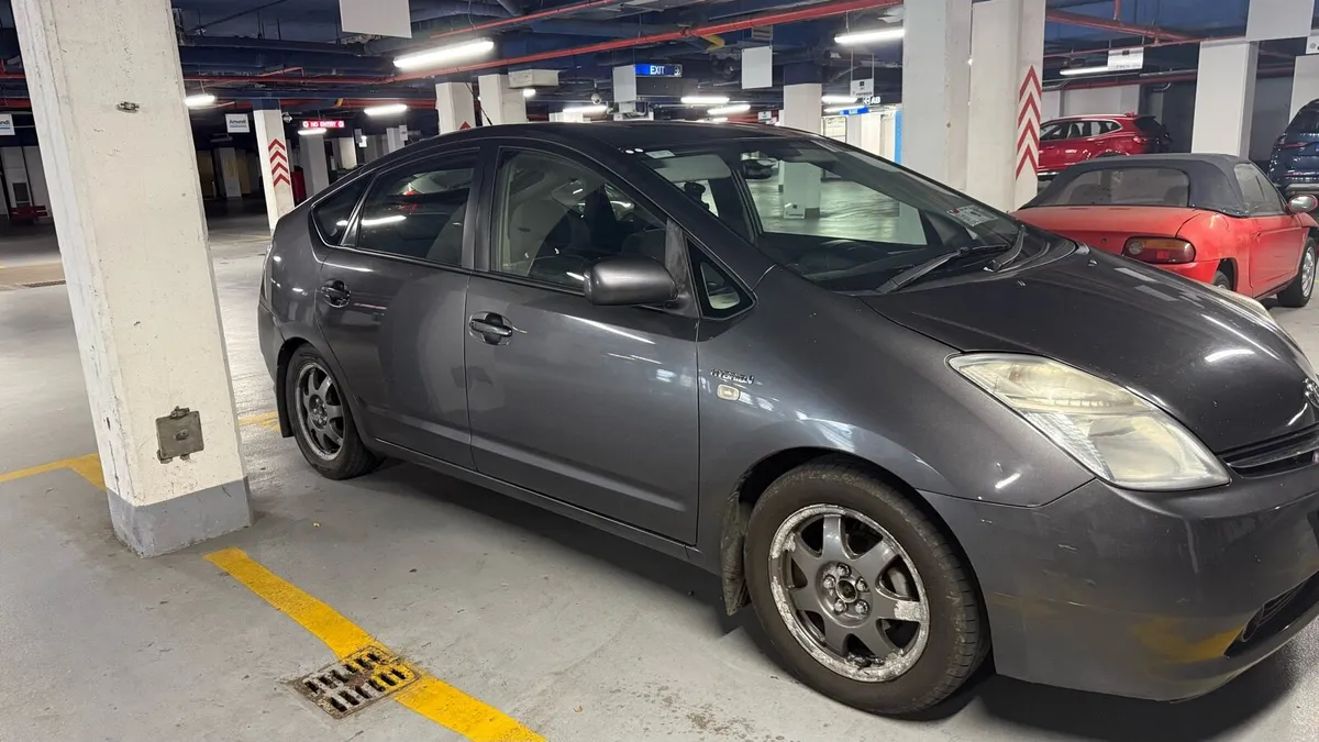 TOYOTA PRIUS 07 - Image 4