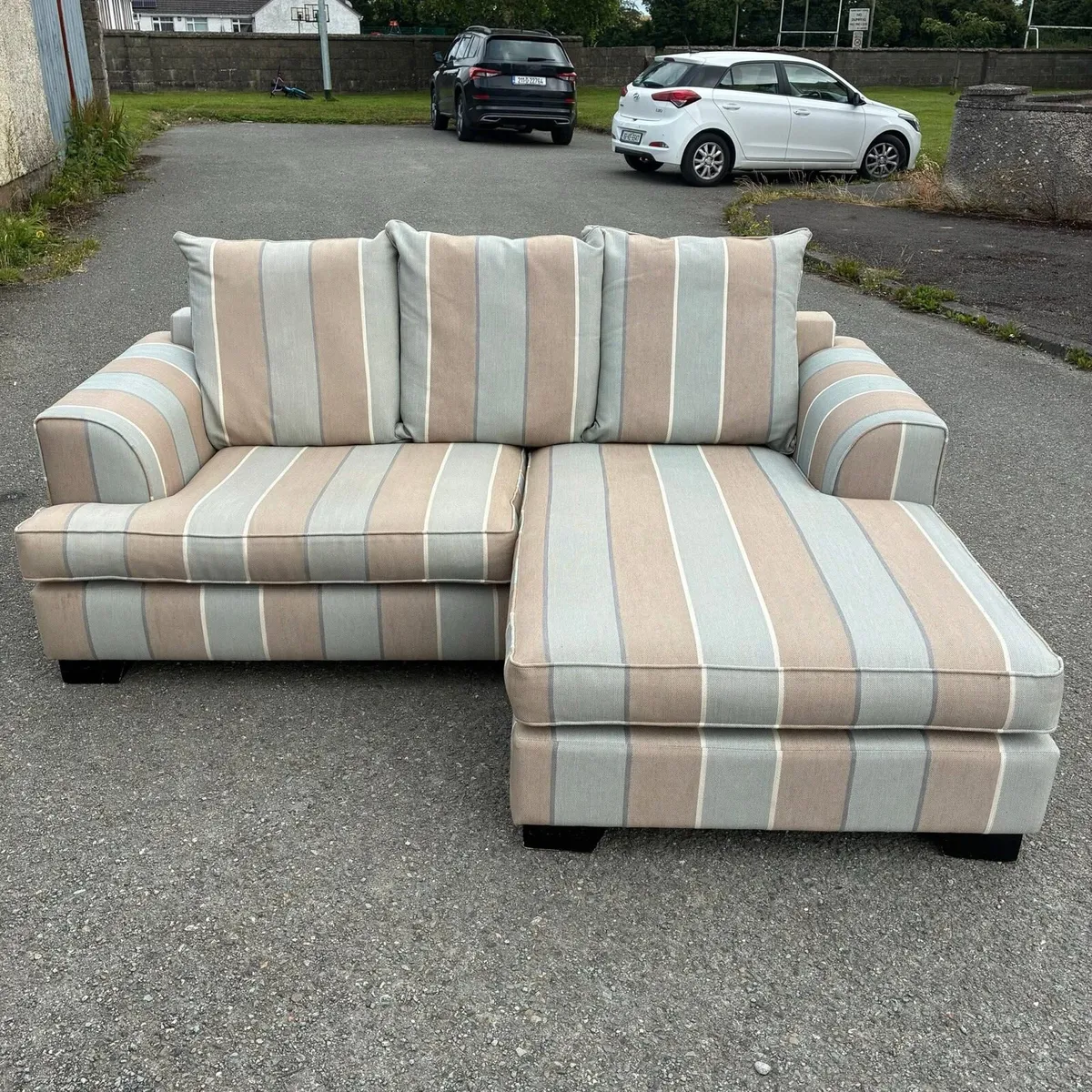 Excellent Condition L Couch - Image 3