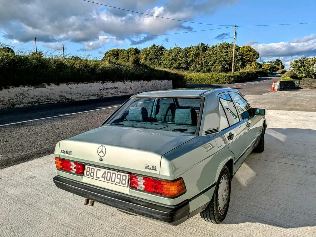 Mercedes - Image 2