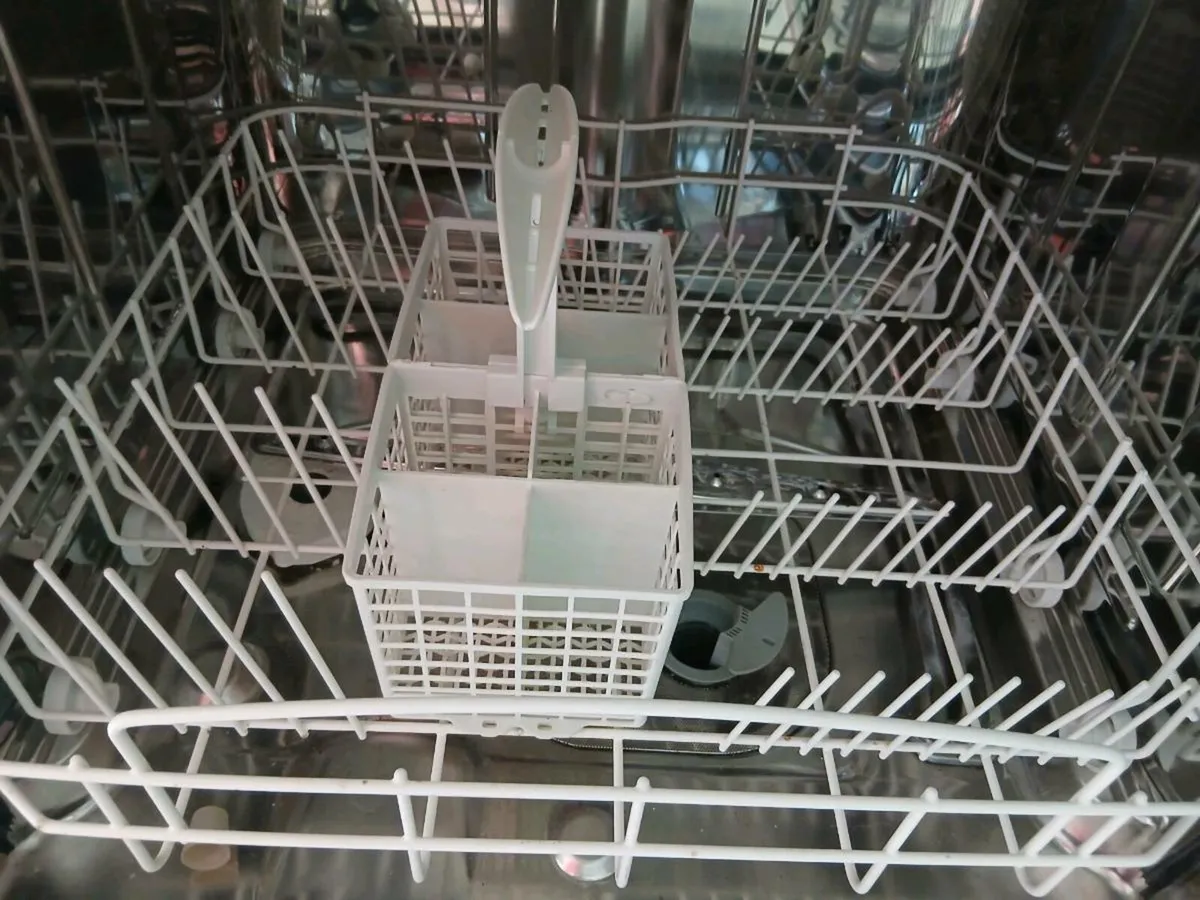 Dishwasher - Image 4