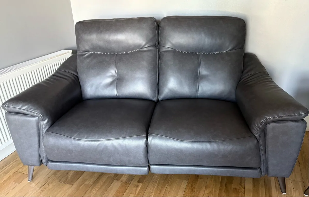 3, 2, 1 electric reclining suite - Image 1