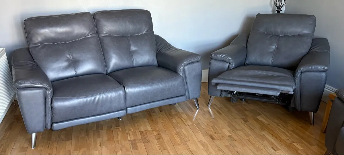 3, 2, 1 electric reclining suite - Image 2