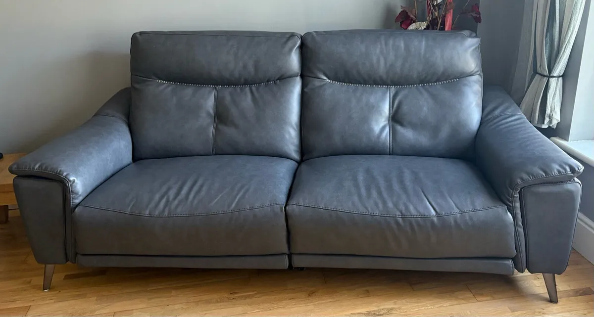 3, 2, 1 electric reclining suite - Image 3