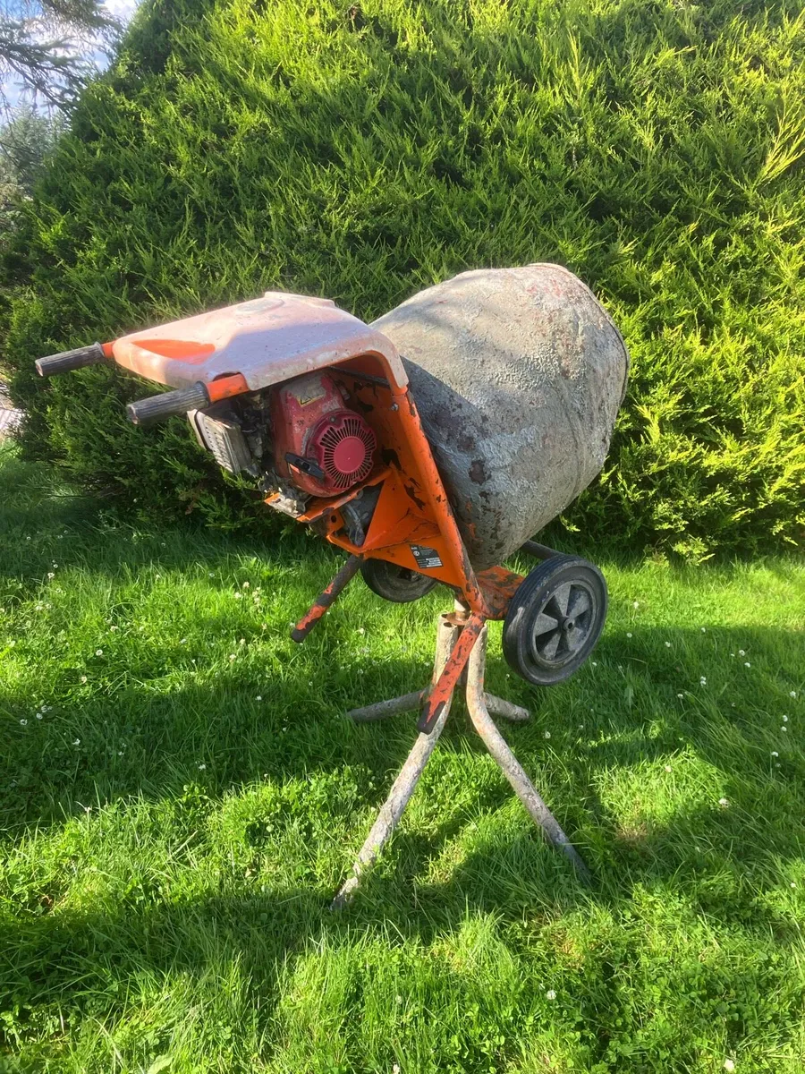 BELLE PETROL CEMENT MIXER - Image 1