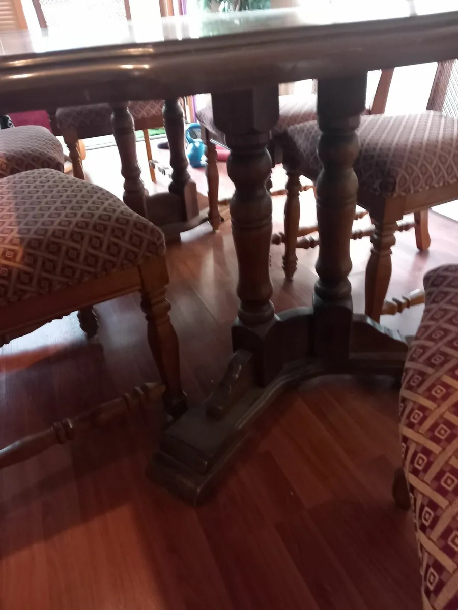 Antique Style Dining Table & 6 Chairs - Image 3