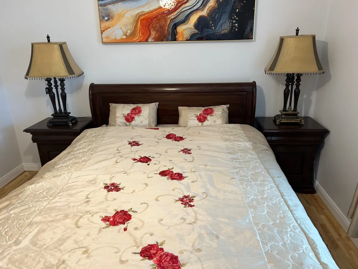 Bedroom furniture - Image 1