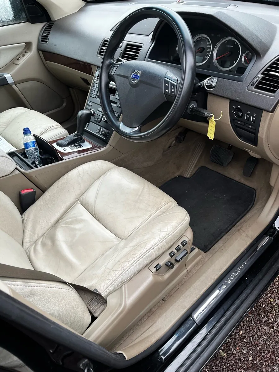 Volvo xc90 - Image 3